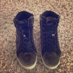 Madden girl.  Velvet sneaker.